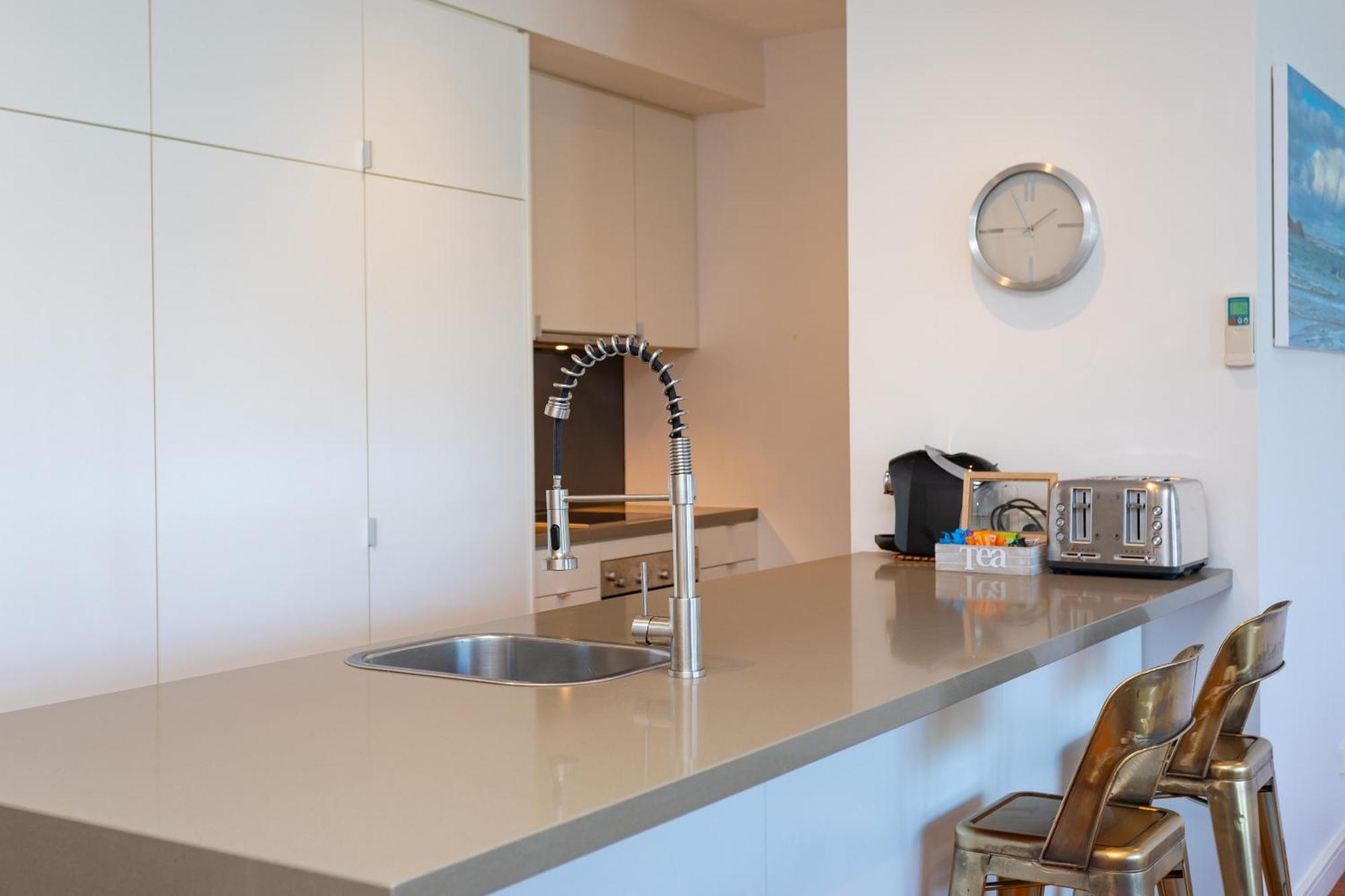 C-Scape Penthouse - Cowes Beach Front Экстерьер фото